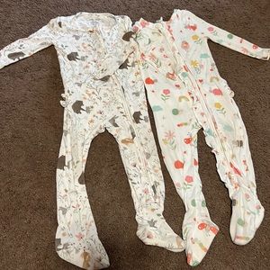 Angel Deer 9-12M Ruffled Pajamas.